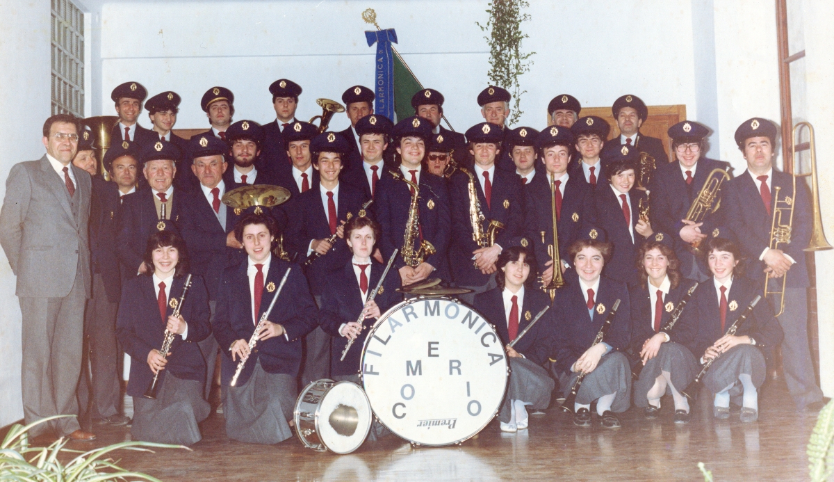 1987  